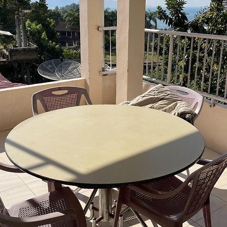 Valencia Homestay Redpartner Parapat Εξωτερικό φωτογραφία