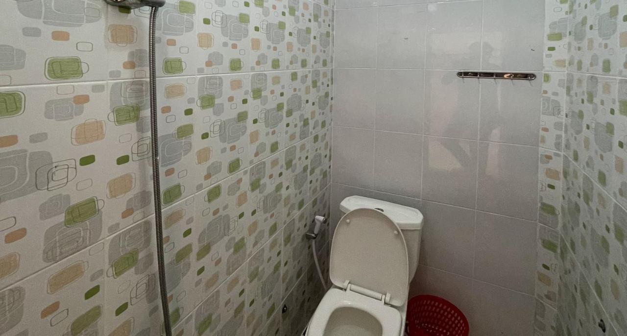 Valencia Homestay Redpartner Parapat Εξωτερικό φωτογραφία